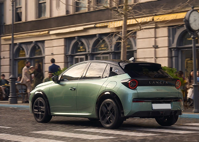 Oferta renting Ypsilon Hybrid equipamiento