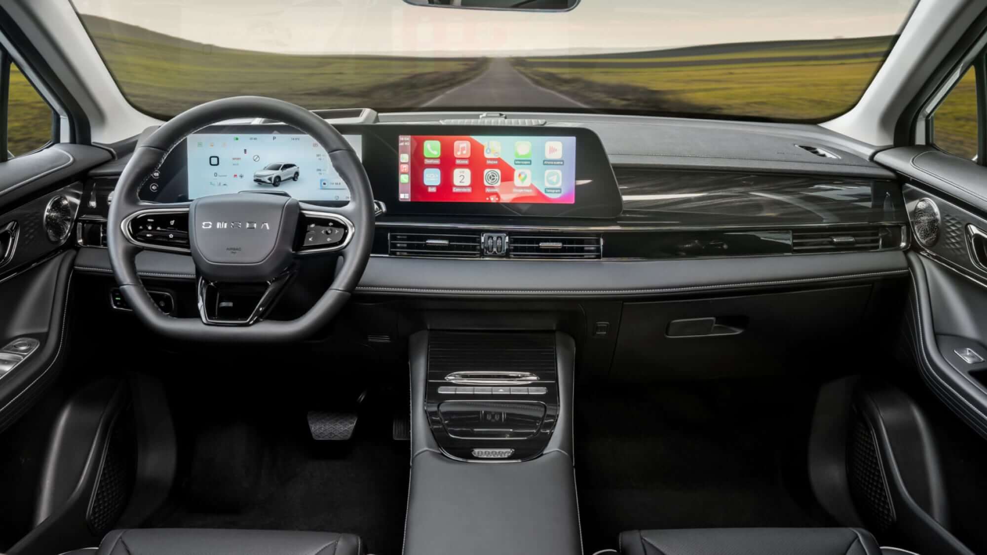 Vista de panel de instrumentos y pantalla central OMODA 5 SHS