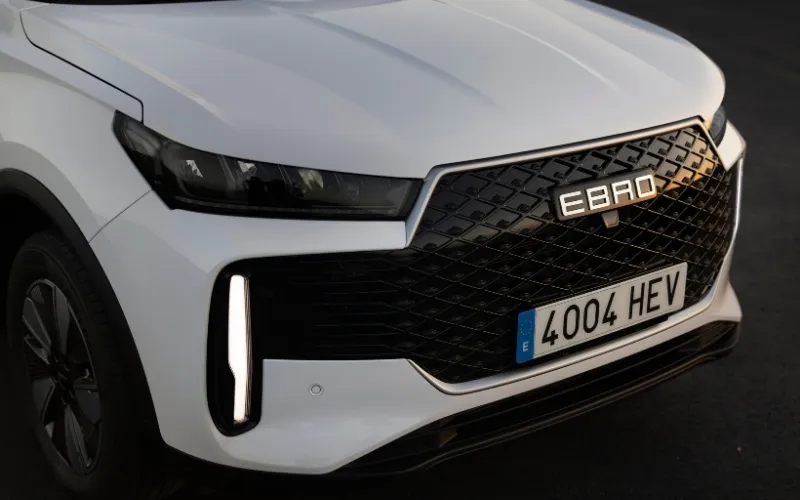 Oferta renting EBRO s400 HEV Premium interior