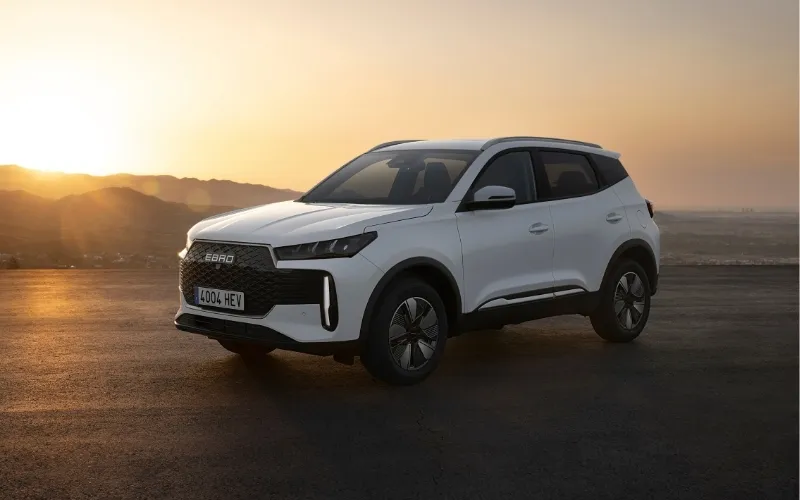 Oferta renting EBRO s400 HEV Excellence exterior