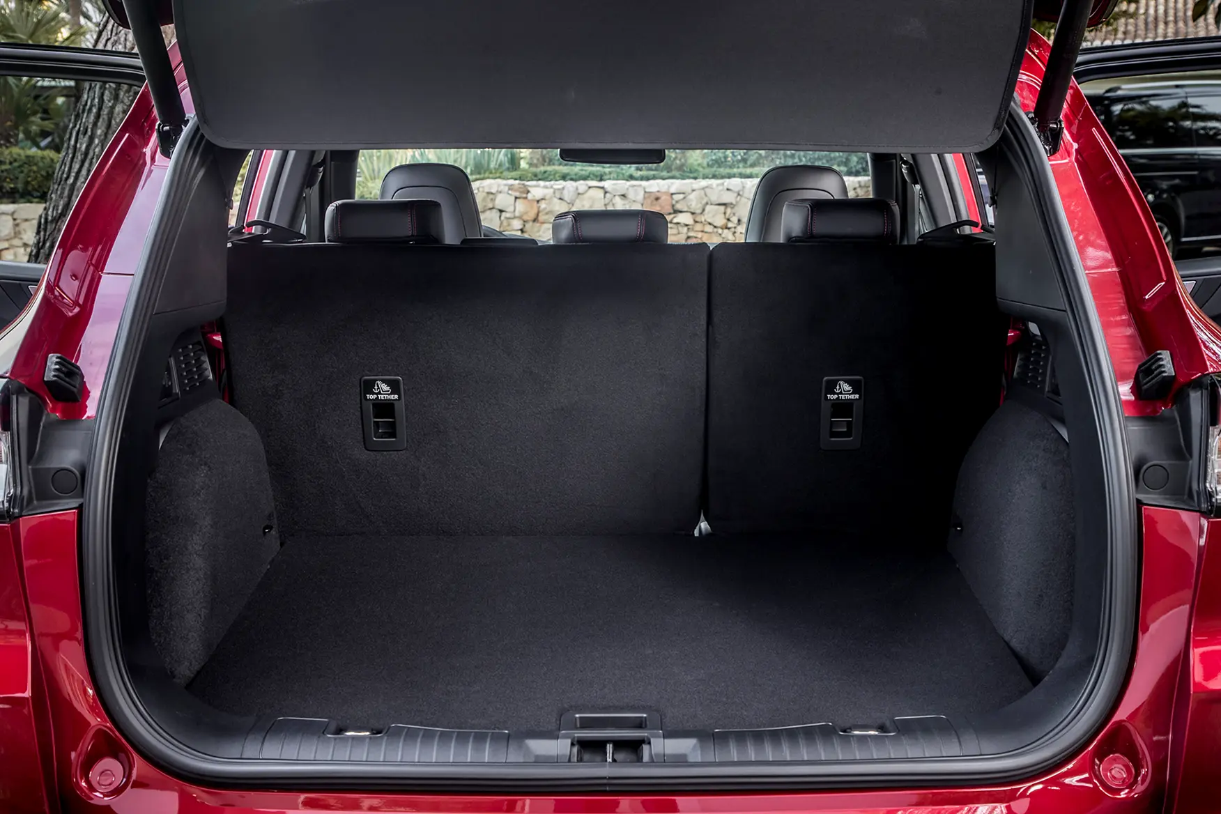 Maletero amplio y configurable del Ford Kuga FHEV Titanium