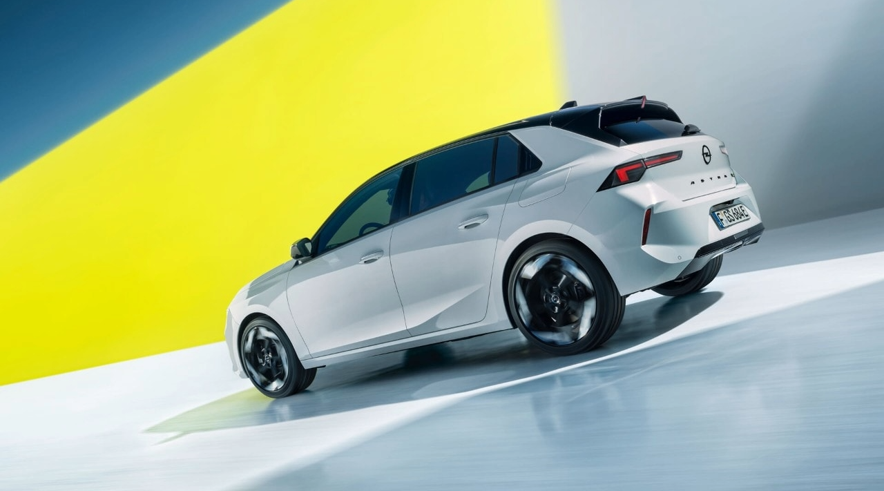 Oferta renting Opel Astra Phev equipamiento