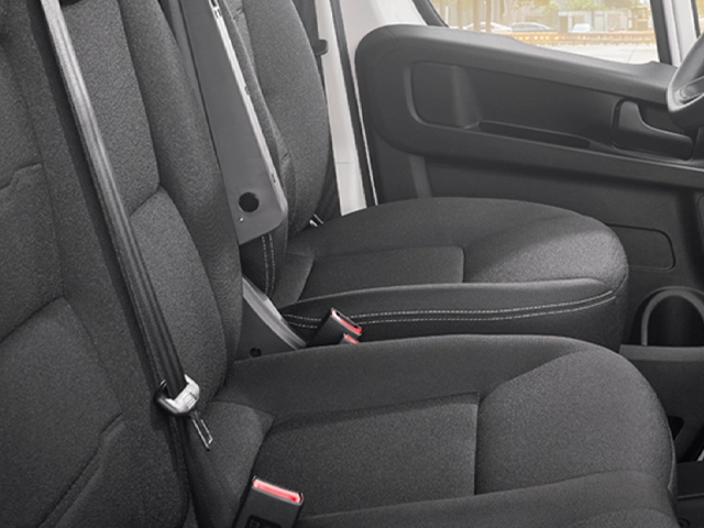 Cabina con asientos ergonómicos del Fiat Professional E-Ducato